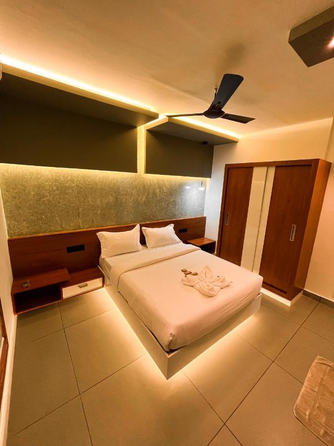Bbc Luxury Apartments Perintalmanna Exterior foto