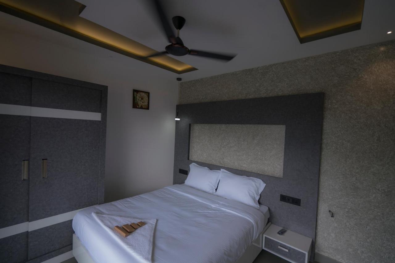 Bbc Luxury Apartments Perintalmanna Exterior foto
